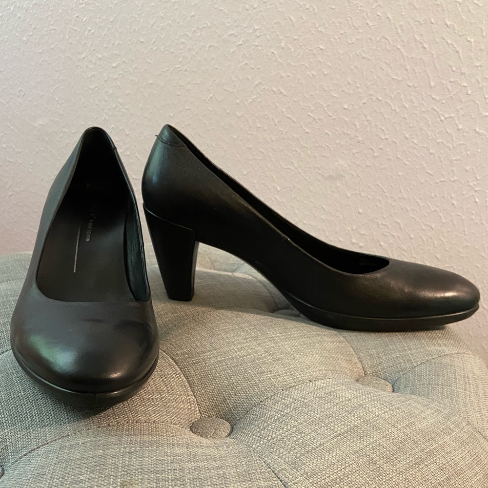Ecco kitten heels
